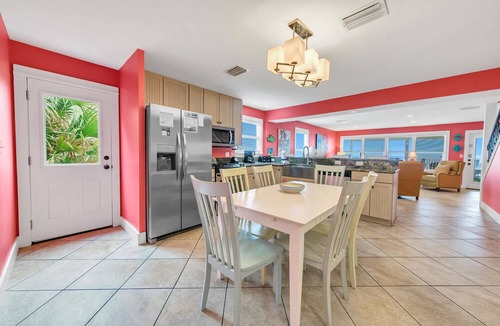Sunnyside House | BeachFRONT Home~Gulf Front Deck~Amazing Views~4BR Hanging Out