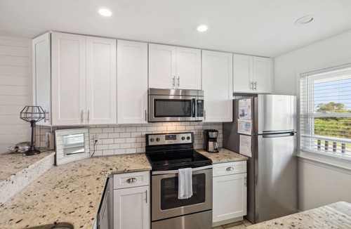 Sunnyside Condo | Beachfront Townhome Gulf Views Pool Near 30A & Pier Park Beach Service Sleeps 6
