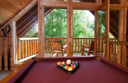 Sevierville Cabin | Bear Loads of Fun in Pigeon Forge #unforgettable 2 bedroom w/Gameroom & Full Theater!