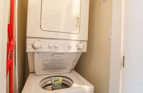 Biloxi Condo | Beautiful 1 Bd / 1 Bth 2nd Floor Condo Just a Short Walk to the Beach OS-86