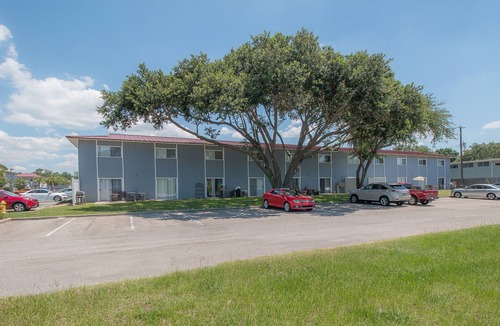 Biloxi Condo | Beautiful 1 Bd / 1 Bth 2nd Floor Condo Just a Short Walk to the Beach OS-86