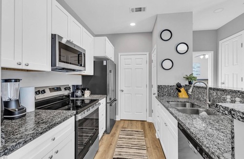 D'Iberville Apartment | Beautiful 1-bedroom apartment - TDY Friendly & only 4.0 miles from Keesler
