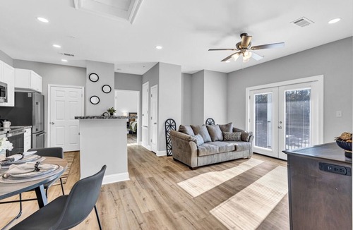 D'Iberville Apartment | Beautiful 1-bedroom apartment - TDY Friendly & only 4.0 miles from Keesler