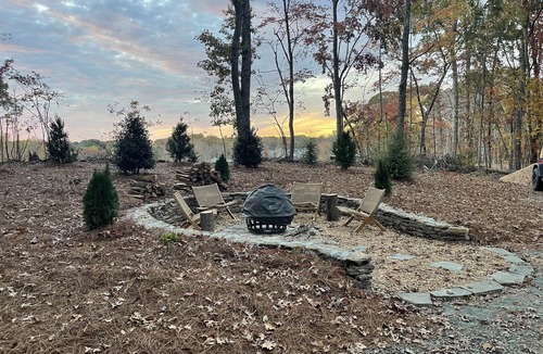 Winston - Salem Cabin | Beautiful 1800’s Cabin with newly renovated addition. WFU only 7 miles away.