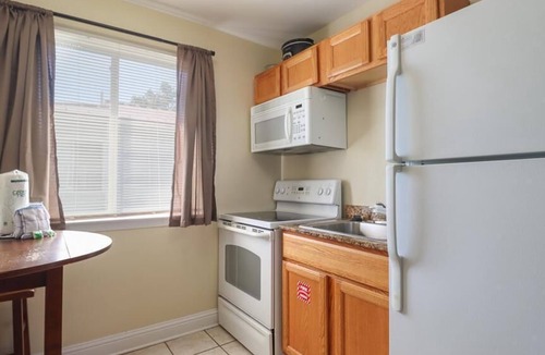 Biloxi House | Beautiful 2nd Floor Studio