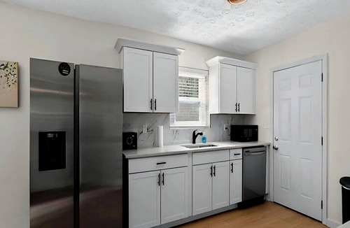 Atlanta House | Beautiful 3-bedroom house with beautiful yard in lovely Atlanta