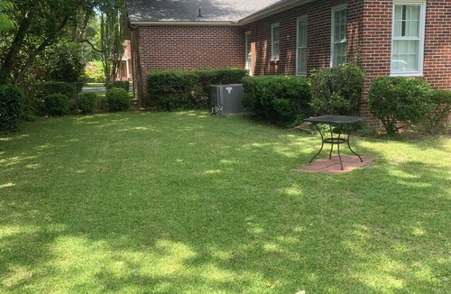 Albany House | Beautiful 3-bedroom house with a charming sunroom in Albany