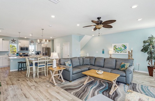 Ono Island House | Beautiful & Beachy! 3BR Townhome Lost Key Golf & Beach Club, Pools, Free Shuttle