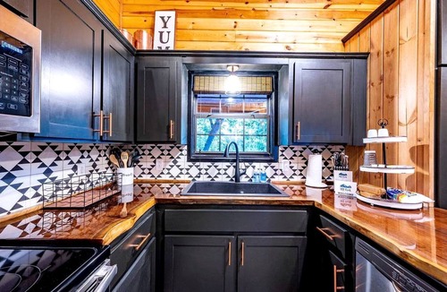 Broken Bow House | Beautiful Broken Bow Cabin with Private River Access