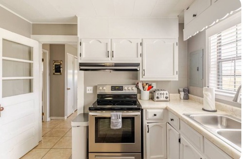Cullman House | Beautiful farmstay minutes from I-65 and Smith Lake. Plenty of boat parking