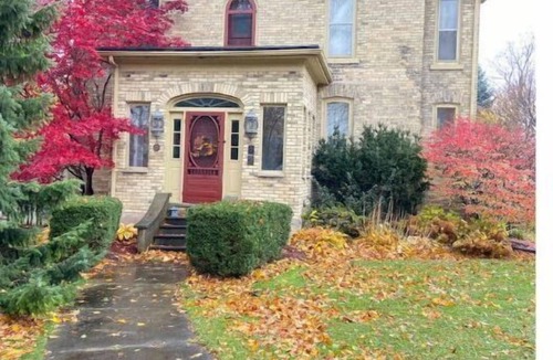 Goderich House | Beautiful Heritage Home With Pool