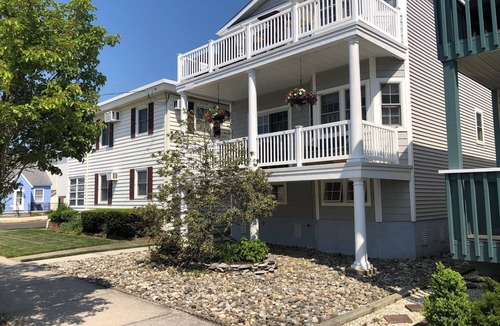 South End House | Beautiful Home 1 Block From Beach, Tennis and Playground!
