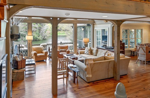 Lake Toxaway House | Beautiful lakefront home nestled into a cove