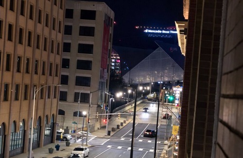 South Downtown House | Beautiful Loft @ Downtown ATL: 6-min walk from Stadium, Rooftop & Parking