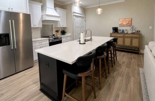 Kathleen House | Beautiful New Build | 3BR | Family Friendly