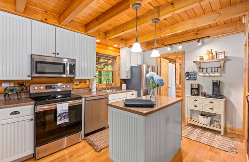 Sherwood Forest Cabin | Beautiful Remodeled Log Home Located in the Heart of Maggie with Easy Access!