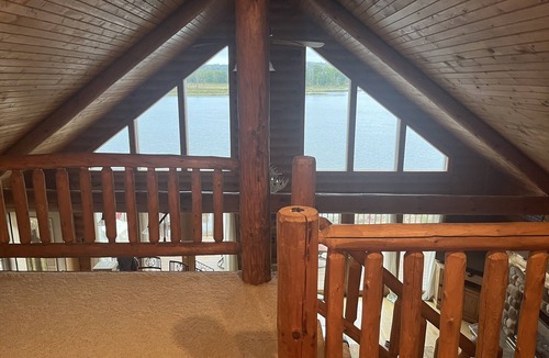 Harpers Ferry Cabin | Beautiful Riverfront Home on the Mississippi! The Cabin @ Paint Rock