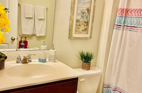 Lincolnville House | Beautiful Southern Charm! Private room/bath!