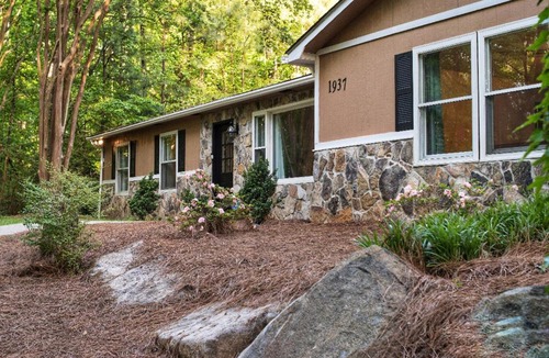 Jonesboro House | Beautiful & Spacious Home Great for a Group Getaway.