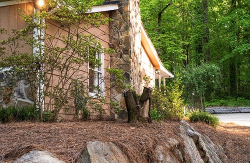 Jonesboro House | Beautiful & Spacious Home Great for a Group Getaway.