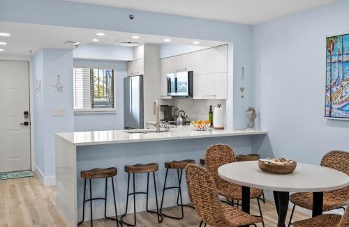 South Island Apartment | Best of Fort Myers Beach 5 STAR CONDO 2B 2B