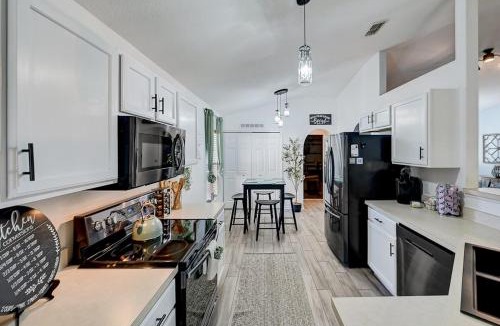 Westside House | BEST on the WEST Nr I295 DWTN Pet Frdly Games YRD