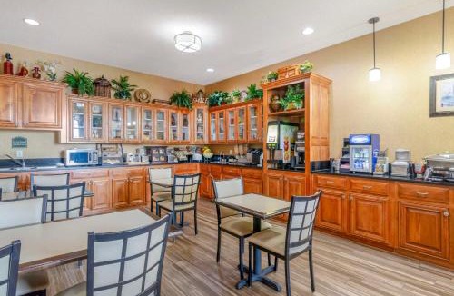 Waycross Hotel | Best Western Plus Bradbury Inn and Suites