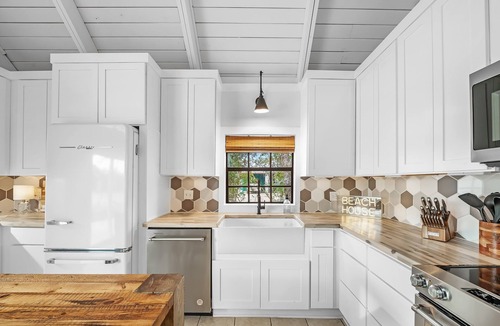 Holiday Harbor House | Bikes, Golf Cart & Hot Tub | Game Room | Dog Friendly | My Beach Getaways