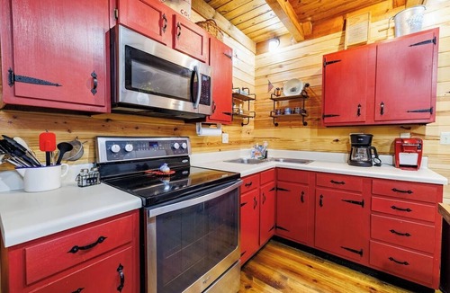 Mentone Ski Chalet | Bird`s Eye View | Hot Tub, Fire Pit, Near DeSoto