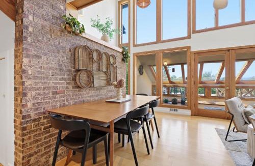 Alexander House | Blue Mountain Retreat- Spacious Amazing Views Family Friendly-Near Asheville