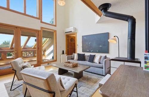 Alexander House | Blue Mountain Retreat- Spacious Amazing Views Family Friendly-Near Asheville
