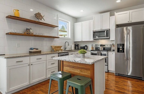 Woodfin House | Blue Ridge House with Hot Tub - 202
