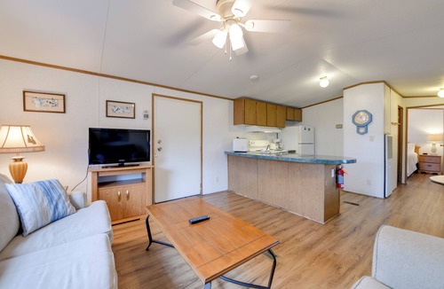 Waynesville House | Blue Ridge Mtns Group Getaway w/Hot Tub Access