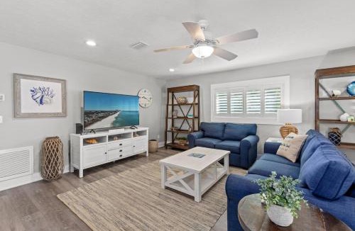 Riviera Beach House | Blue Tide Hideaway - Golf Cart, Sznl Hot Tub, Pets OK, FREE Daily Activities, & More!