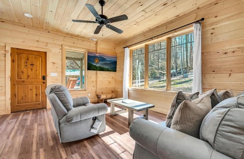 Cosby House | Bo's Carriage House - private 36-acre resort with 6 homes amazing waterfall