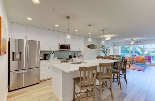 Madeira Beach Condo | Boho Condo 3/3 Heated pool