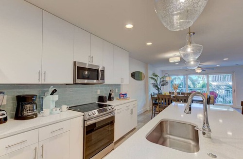Madeira Beach Condo | Boho Condo 3/3 Heated pool