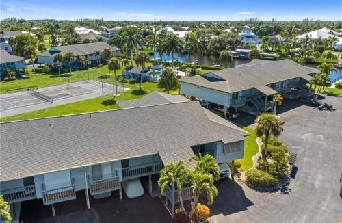 Captains Cove Apartment | Bokeelia Condo, Pool & Fishing & Boat Dock