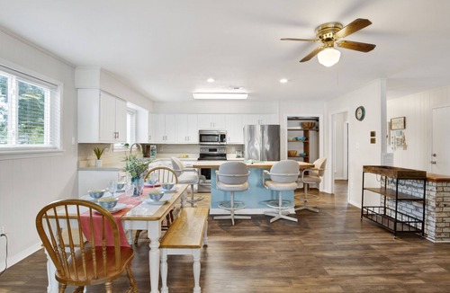 Holiday Harbor House | Book Now Aug & Sep *Pet Friendly*Waterfront Home*Huge Beach*Fishing*Sunsets