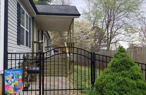 Alexander House | Bookings underway! Comfy & fabulous mountain views near Asheville & Weaverville.