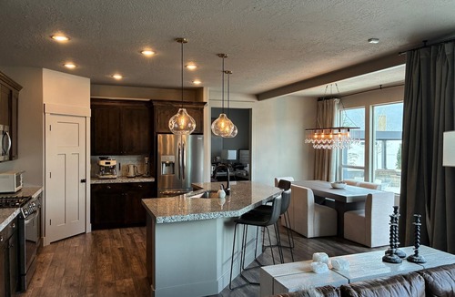 Lehi House | Bougie Basecamp: Heated Pool+Hot Tub+Sauna+Trails+Adventure Toy Rental Options