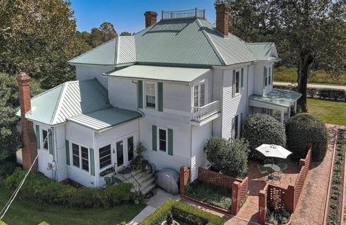 Aiken Apartment | Boutique 1BR Hotel Suite Historic Estate + Pool Access