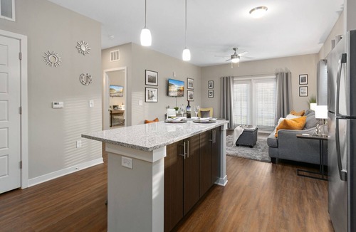 Madison Apartment | Boutique Gallery - Pool & Gym