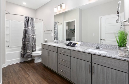 Madison Apartment | Boutique Gallery - Pool & Gym