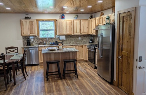 Waynesville Apartment | Brand new awesome 2-bedroom Guest House located in charming Waynesville.