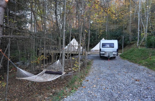 Waynesville RV Rental | Brand New! Camp #7 with Bathhouse