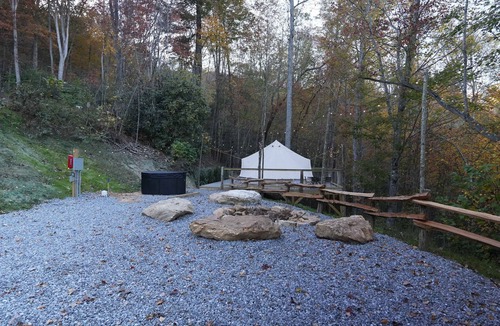 Waynesville RV Rental | Brand New! Camp #8 with Bathhouse