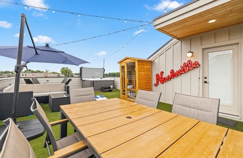 Katie Hill Neighborhood House | 🌃 Brand New City Views ~ Close to Broadway | Private Hot Tub & Sauna | Arcade Game