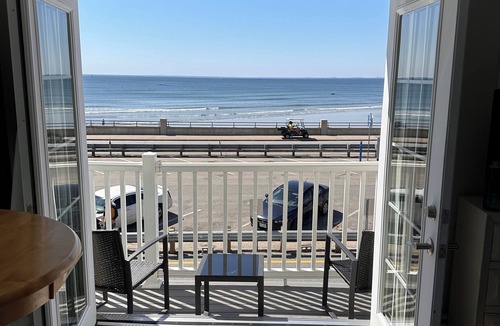 Hampton Hotel | Breakers by the Sea