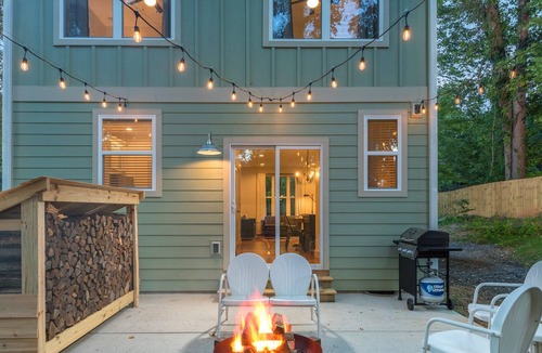 Asheville Cottage | Bright and Modern West Asheville Cottage